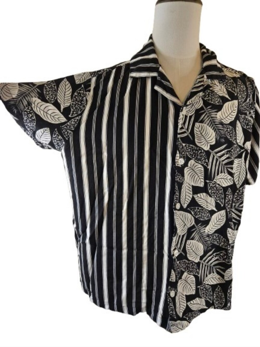 NWoT Original Use Black & White Mixed Print Men's Button Shirt Size XL